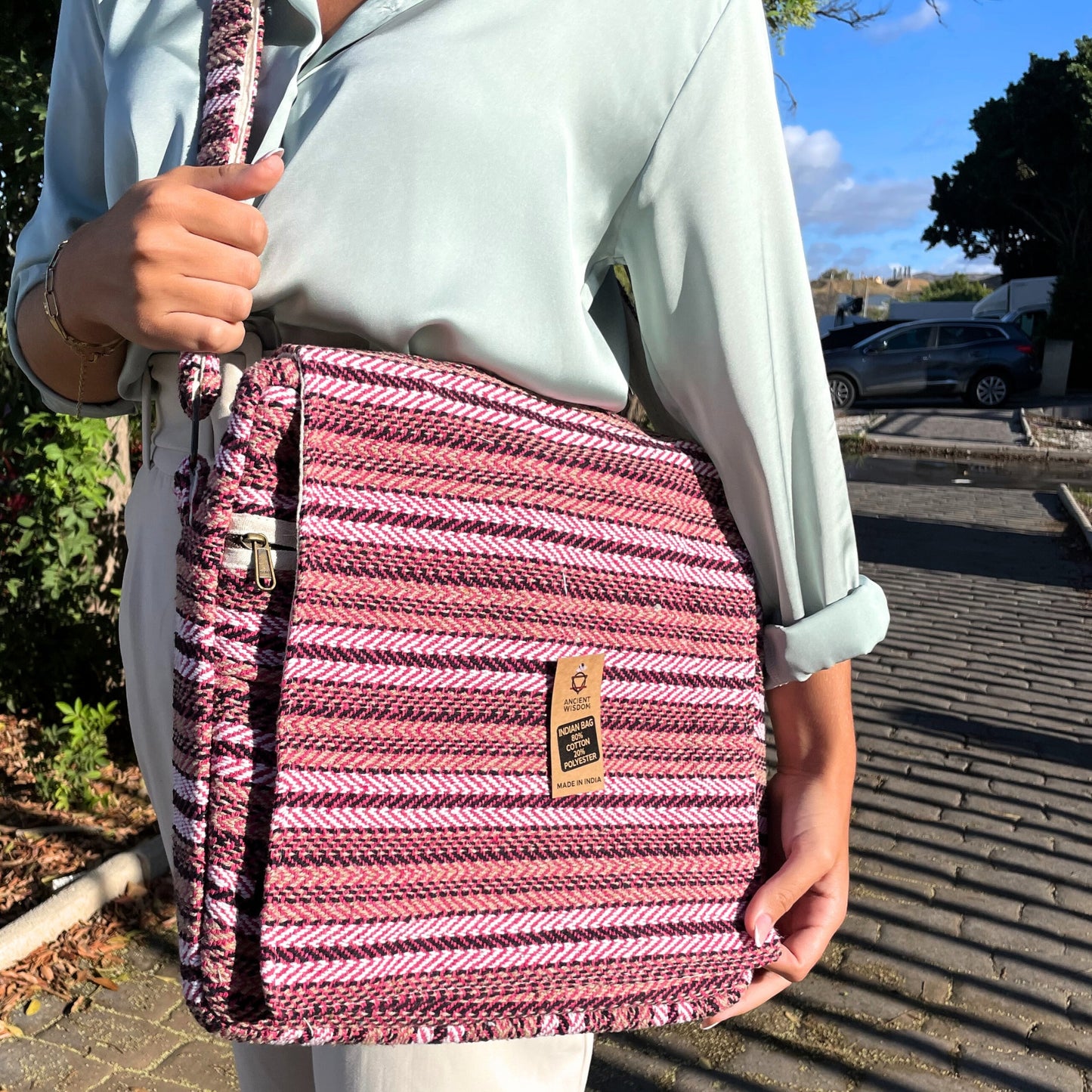 Soft Banjar Laptop Bag – Soft Pink, hand-woven cotton/poly laptop bag approx 40×36×8 cm, boho tech accessory UK.