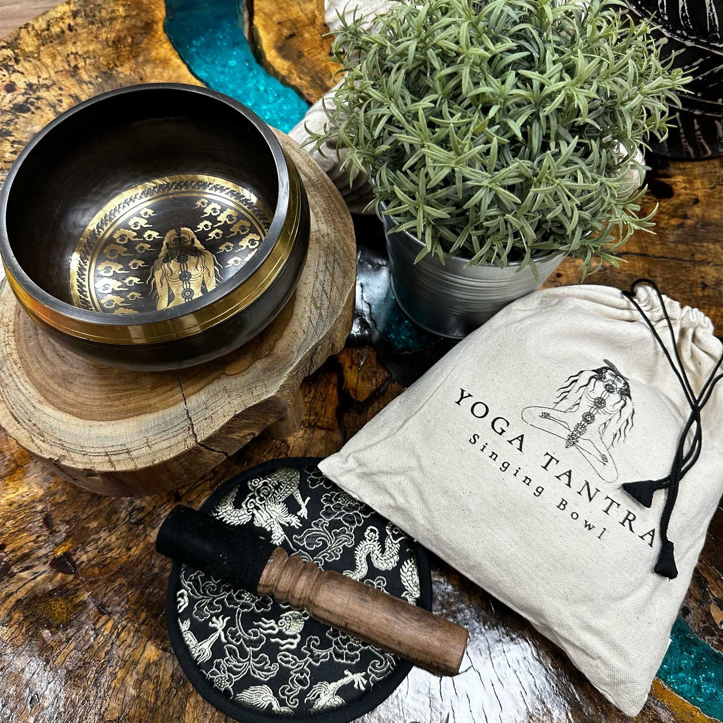 Hand beaten engraved Yogi singing bowl gift set 14 cm with cushion and mallet — bell-metal copper-tin finish.