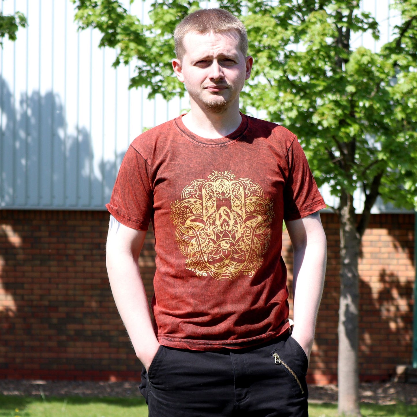 Small Stone Washed T-Shirt - Hamsa - Maroon