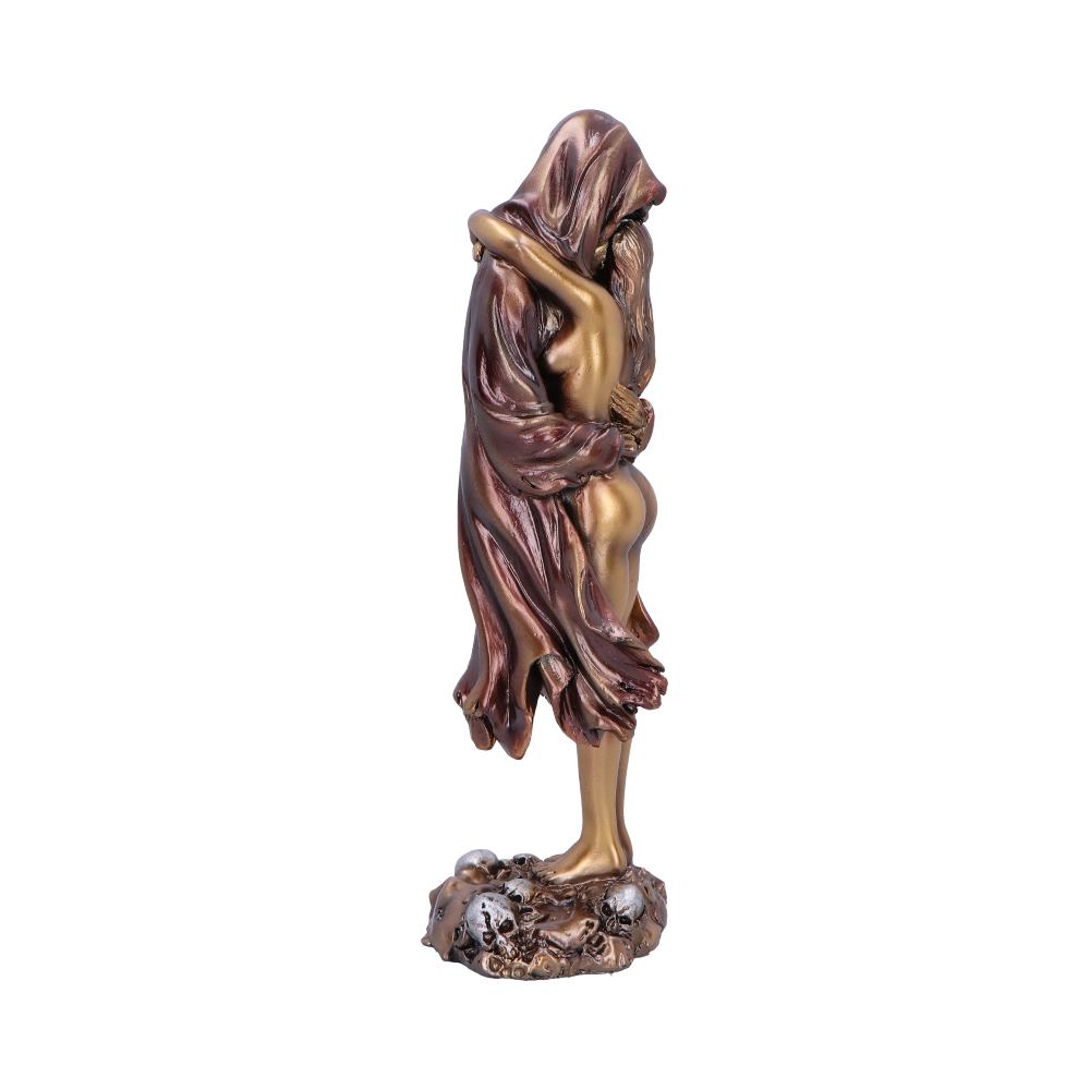 Final Embrace 26cm