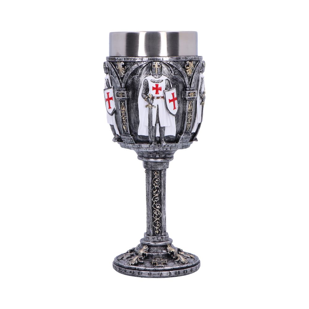 Valiant Knight Goblet 19.7 cm – hand-painted resin with stainless-steel insert, medieval knight motif, approx 19.7 cm height, UK.