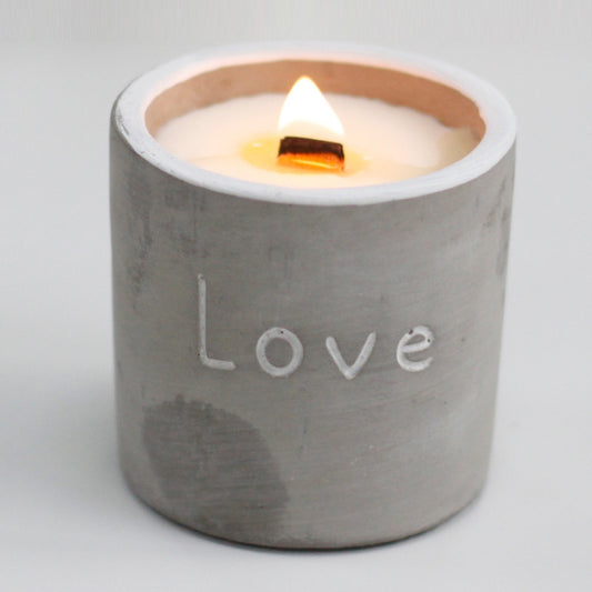 Purple Fig and Cassis concrete candle with wooden wick – sweet fruity floral scented candle