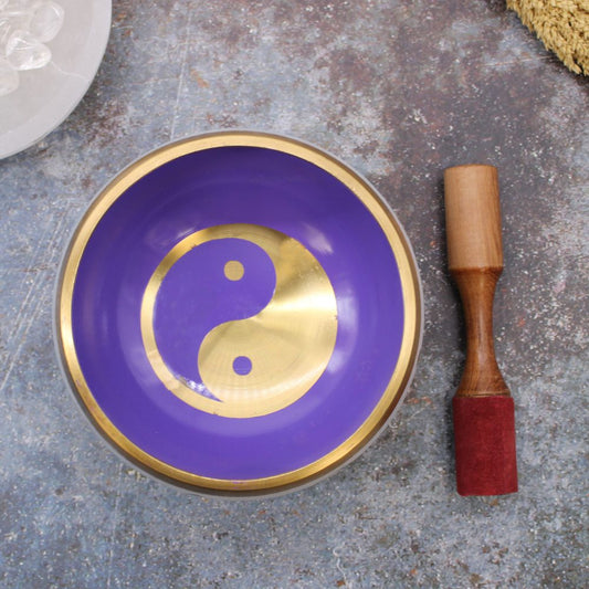 Yin & Yang Singing Bowl Set – White/Purple 14 cm – brass meditation bowl with cushion and mallet