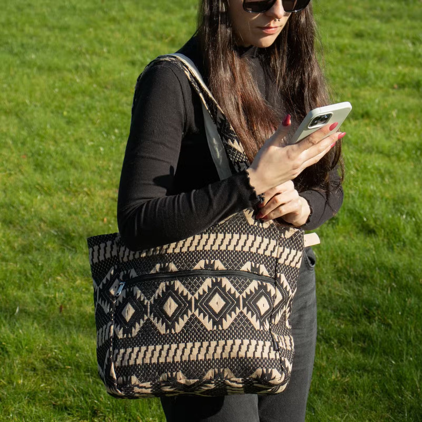 Desert Loom Wander Muse tote bag in natural cotton-viscose jacquard with warm geometric woven pattern