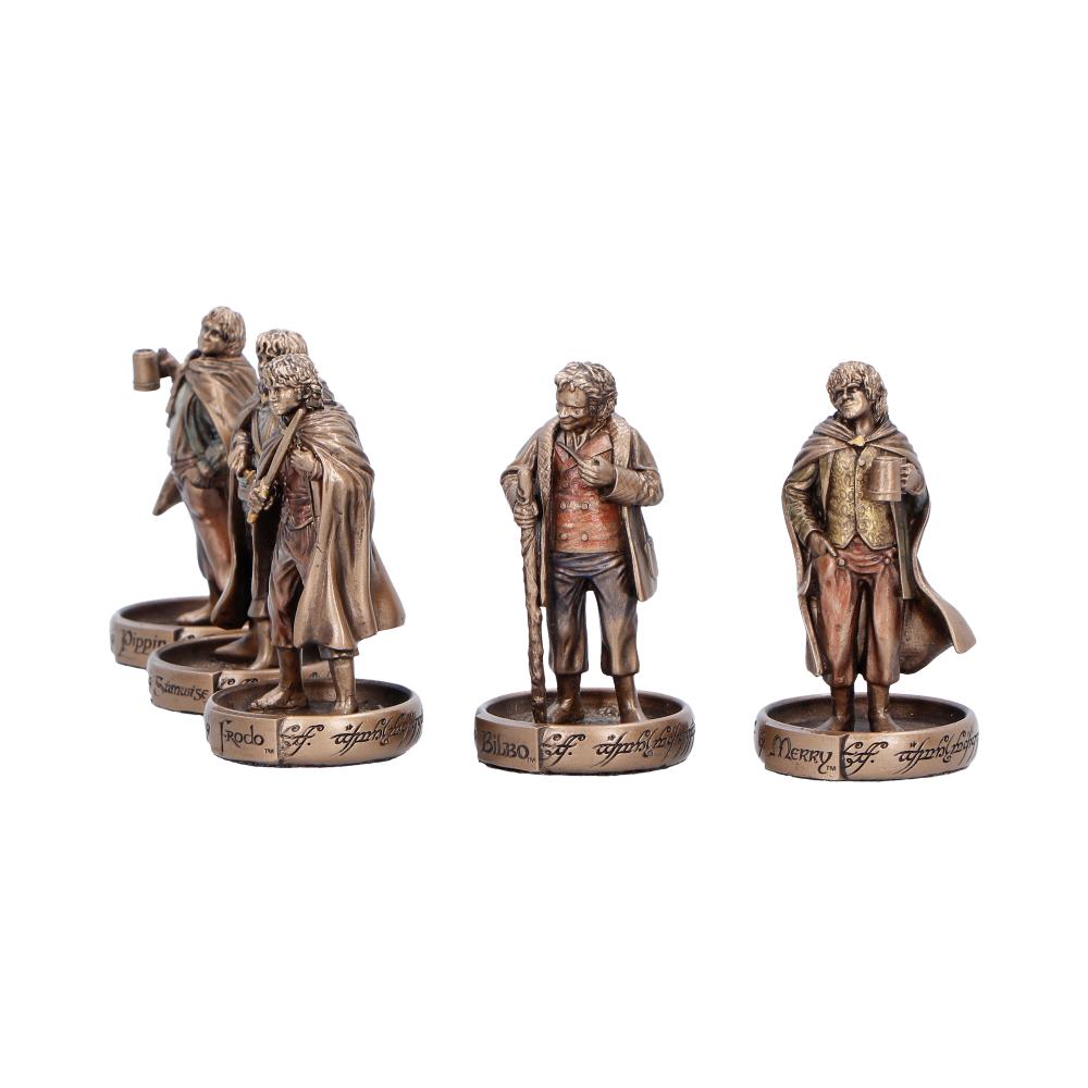 Angled Hobbit set with distinct poses and named round bases