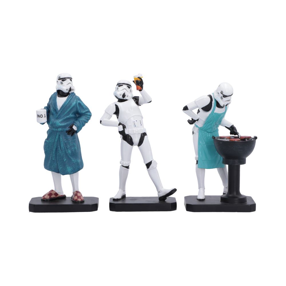 Stormtrooper Living for the Weekend Figurines - Front view of three troopers with robe drink and barbecue