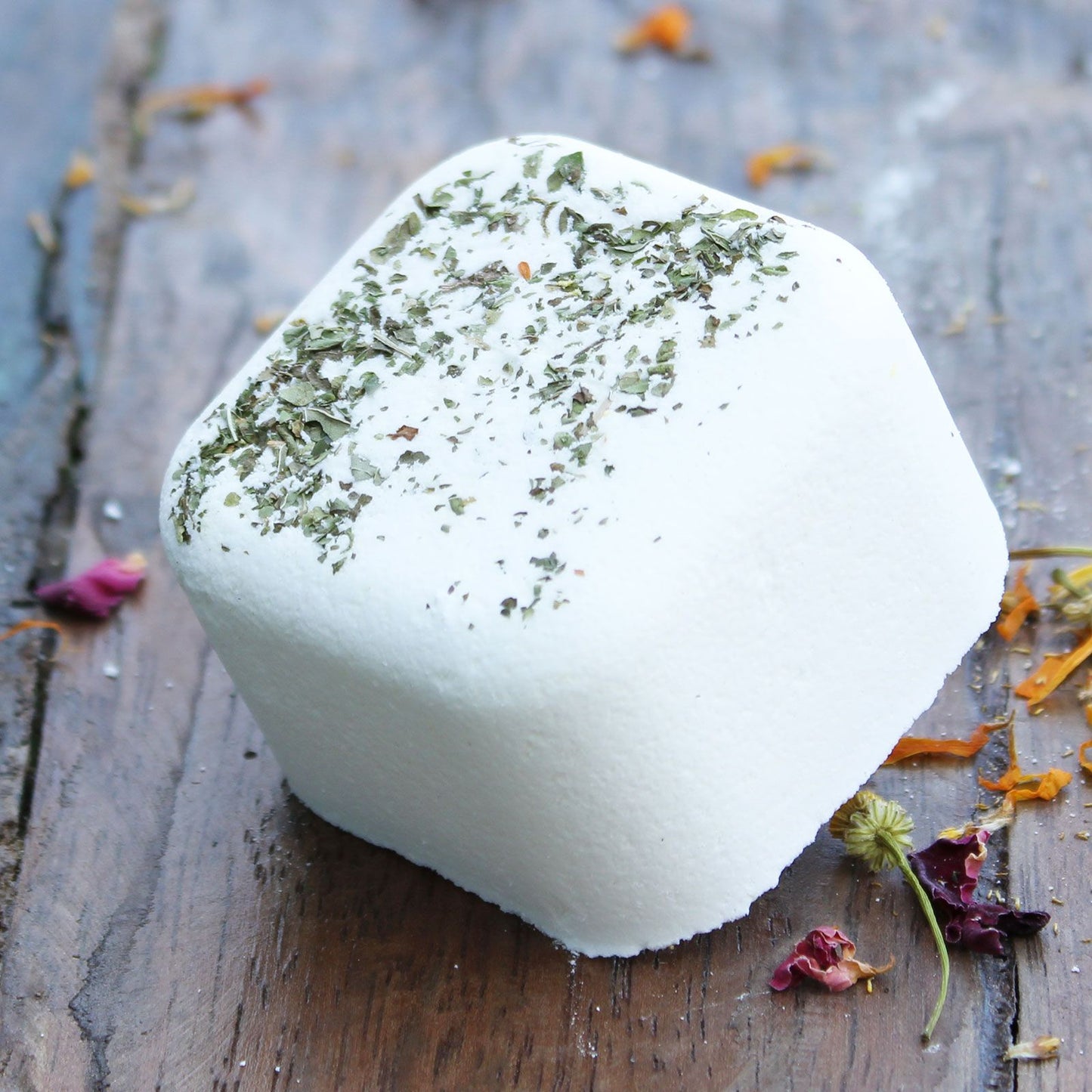 Set of 6 Kick Start aromatherapy shower steamers with spearmint and eucalyptus essential oils.