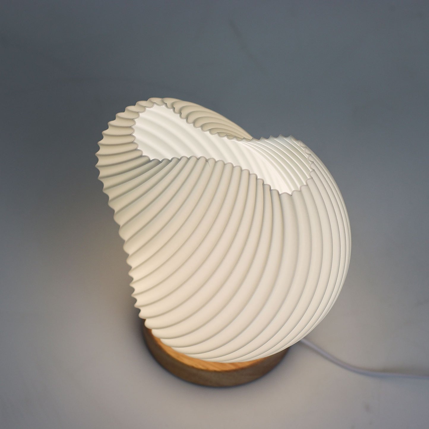 New Wave Lamp – Shell Twisted
