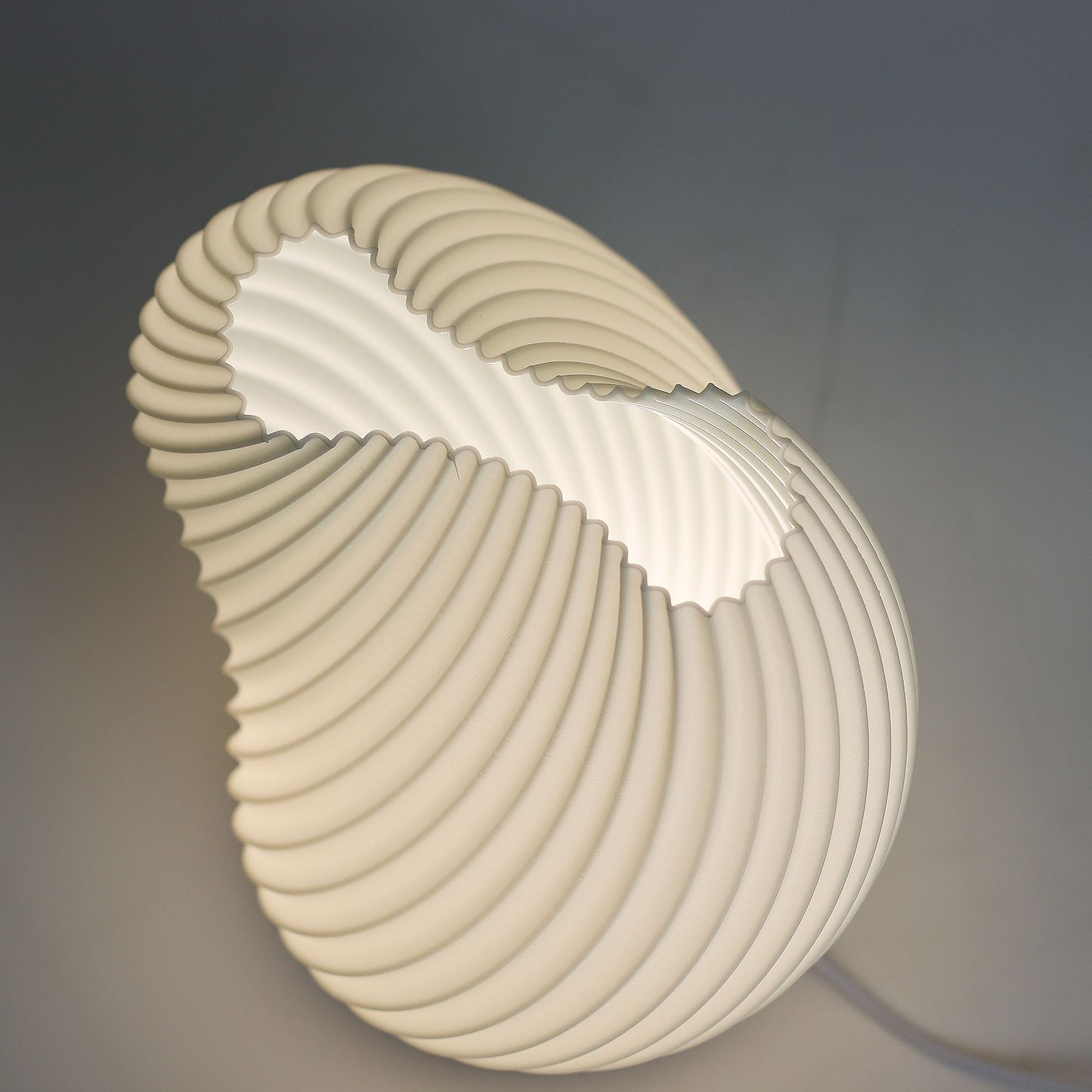 New Wave Lamp – Shell Twisted