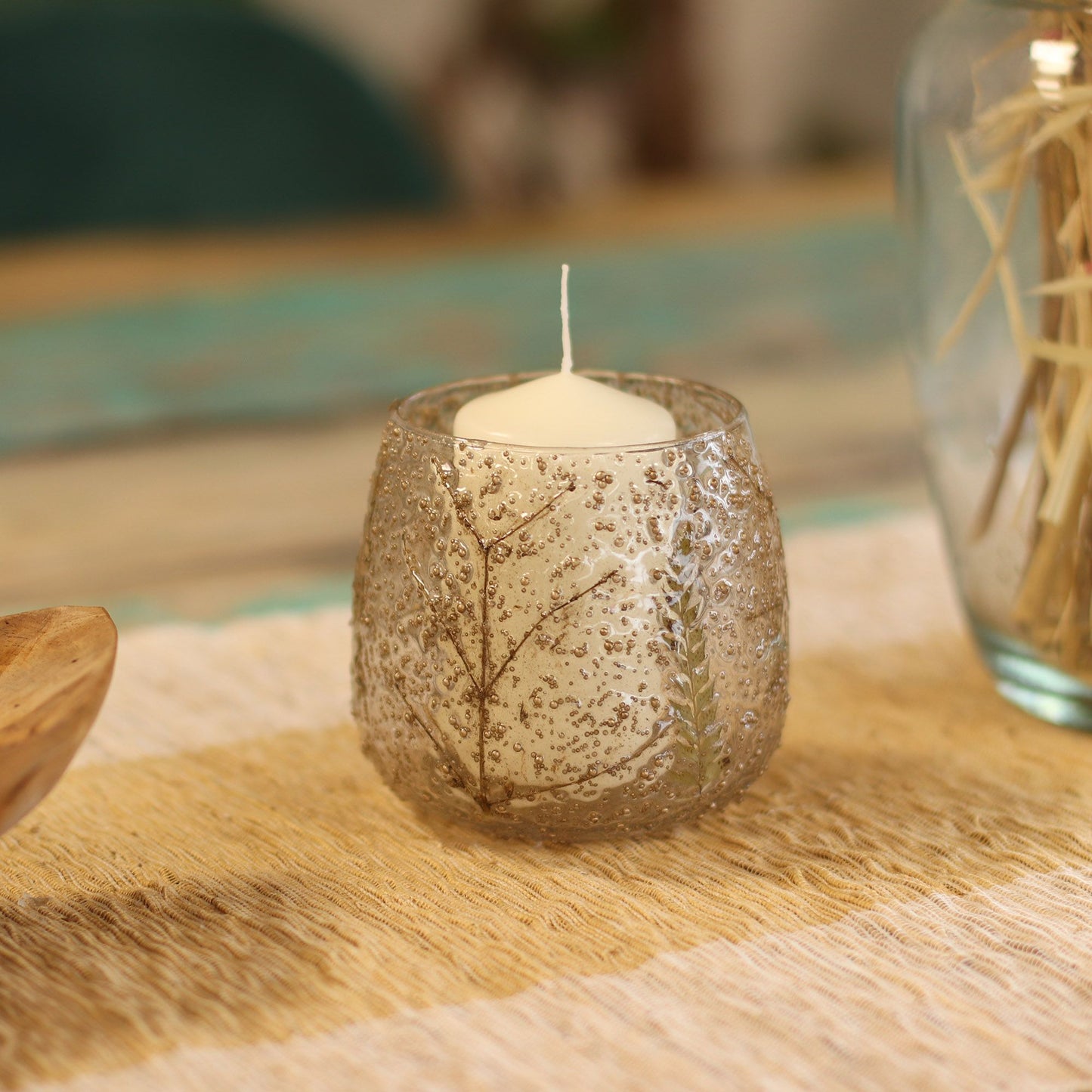 Pino recycled glass candle holder with genuine pressed greenery