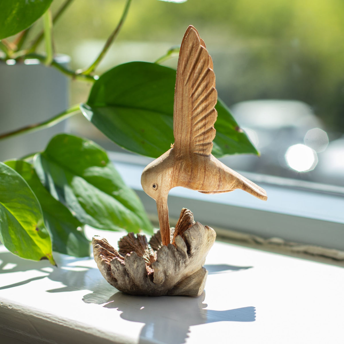 Handmade wooden hummingbird carving drinking nectar on natural parasite wood base 18cm UK