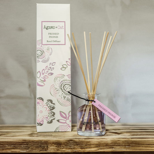 Pressed Peonie reed diffuser 140ml with soft floral powdery fragrance for calming home scent