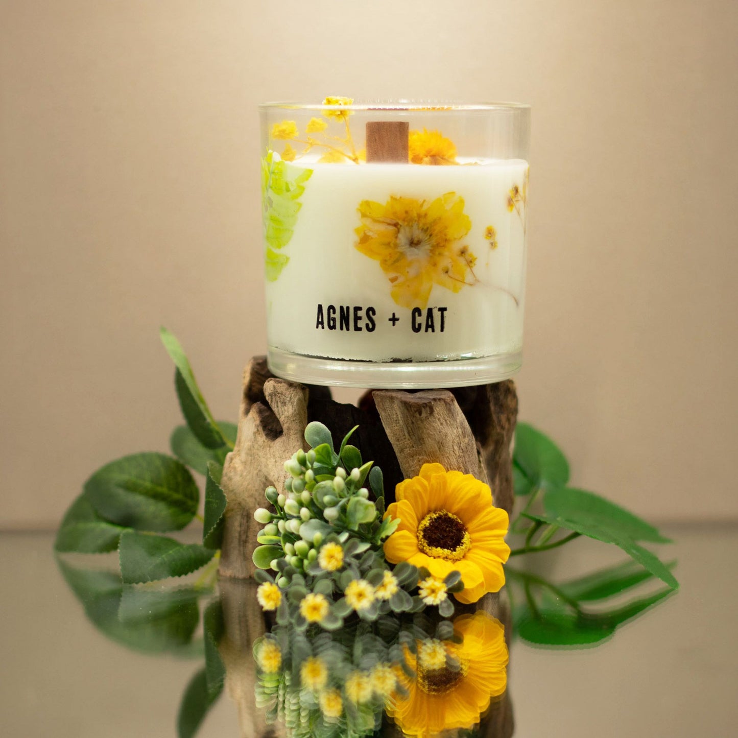 Rydal Oudh botanical soy wax candle with dried flowers – deep woody floral scented candle