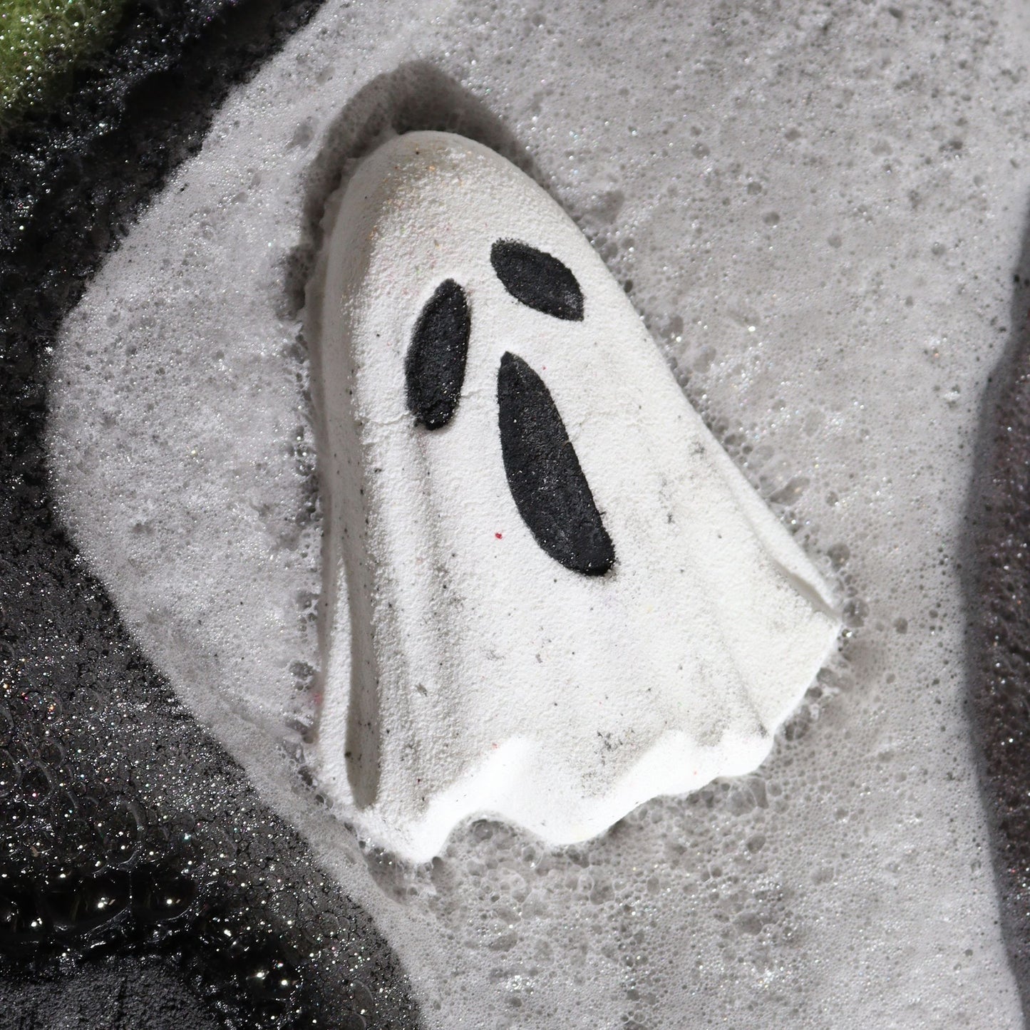 Ghost Halloween Bath Bomb 65g novelty gothic bath bomb