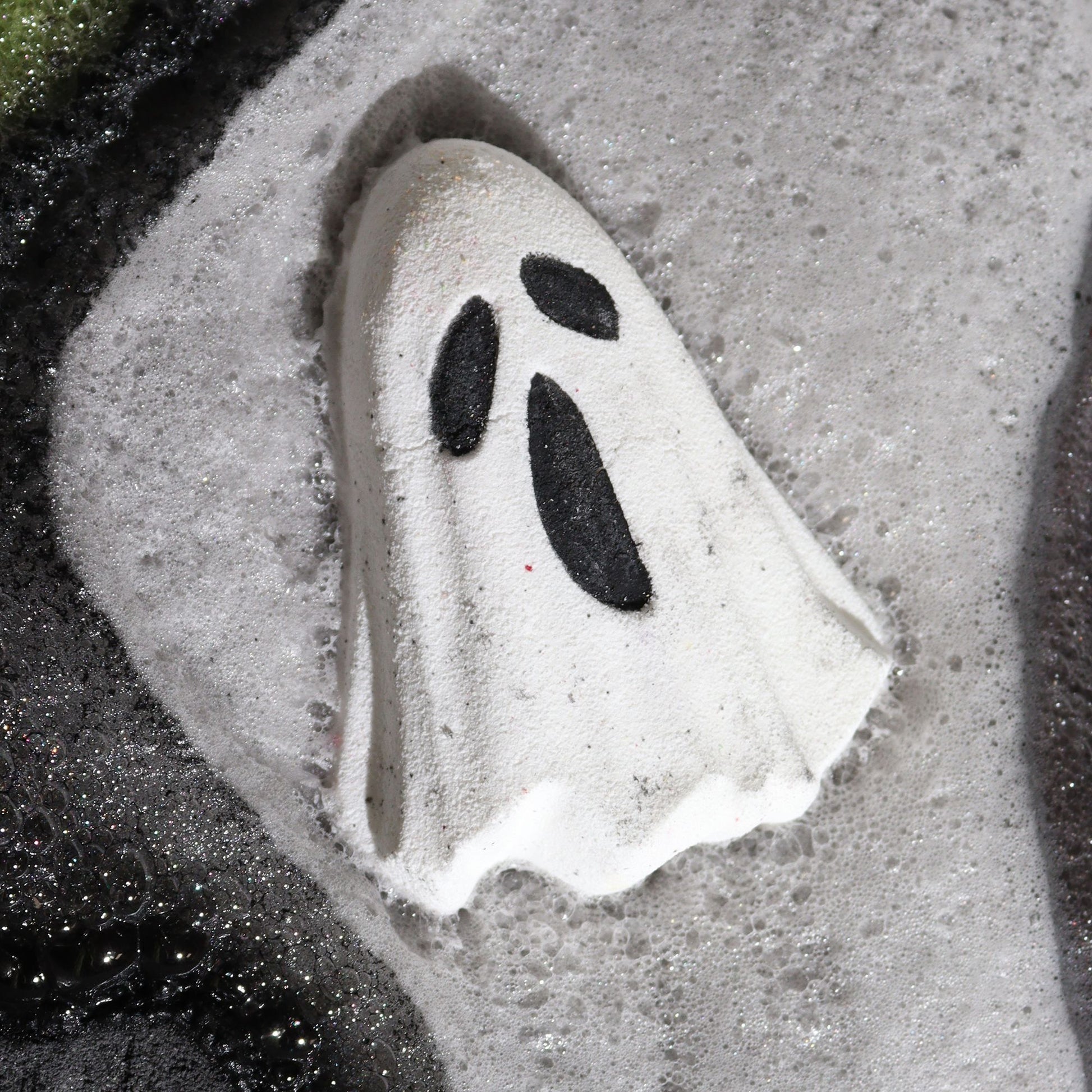 Ghost Halloween Bath Bomb 65g novelty gothic bath bomb