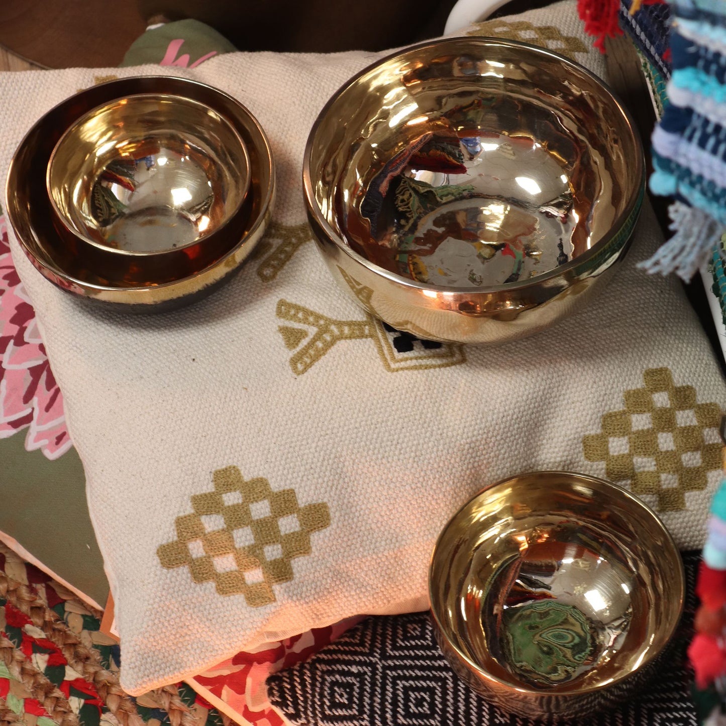 Small Shining Bell-Metal Handmade Singing Bowl