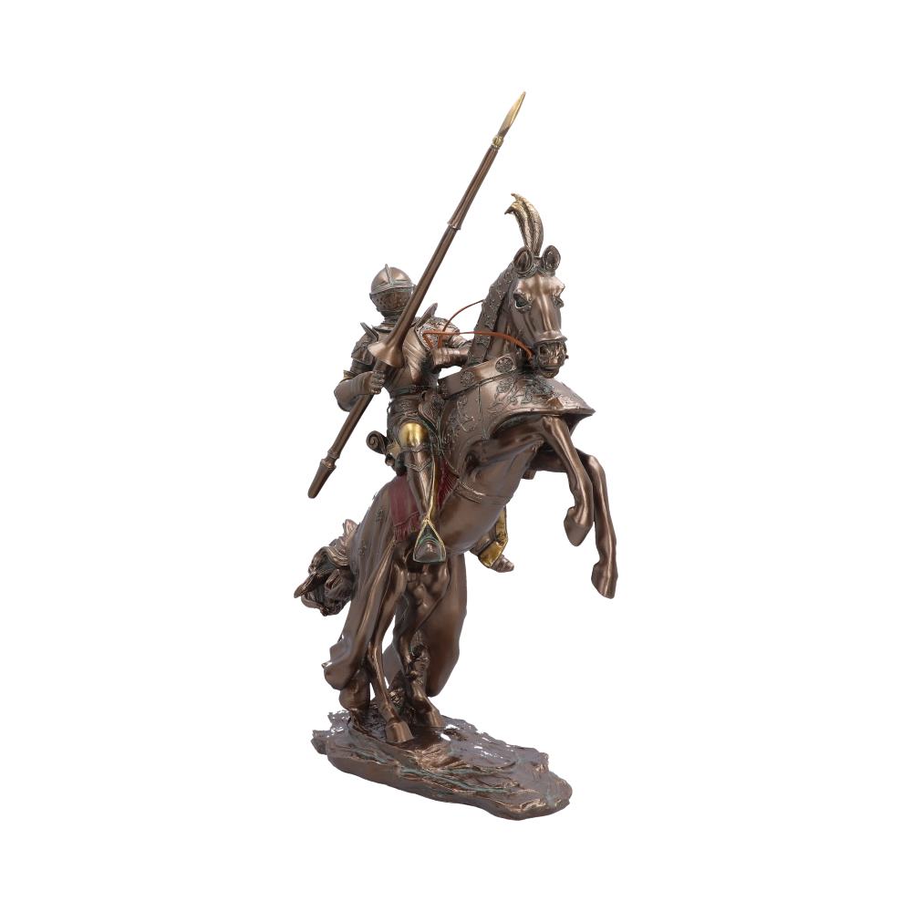 Knight’s Charge Mounted Knight Figurine - side view of the mounted warrior and decorated horse armour